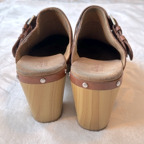 Clarks Women's Brown Leather Clogs - Picture 7 of 12